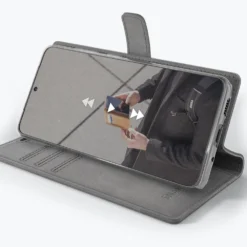 Samsung Galaxy S20 - Vintage Leather Wallet Phone Case -Union Store 3rdImageGrey 3178c4a7 ddfc 40ee a53b 8e2a8bf44a6f