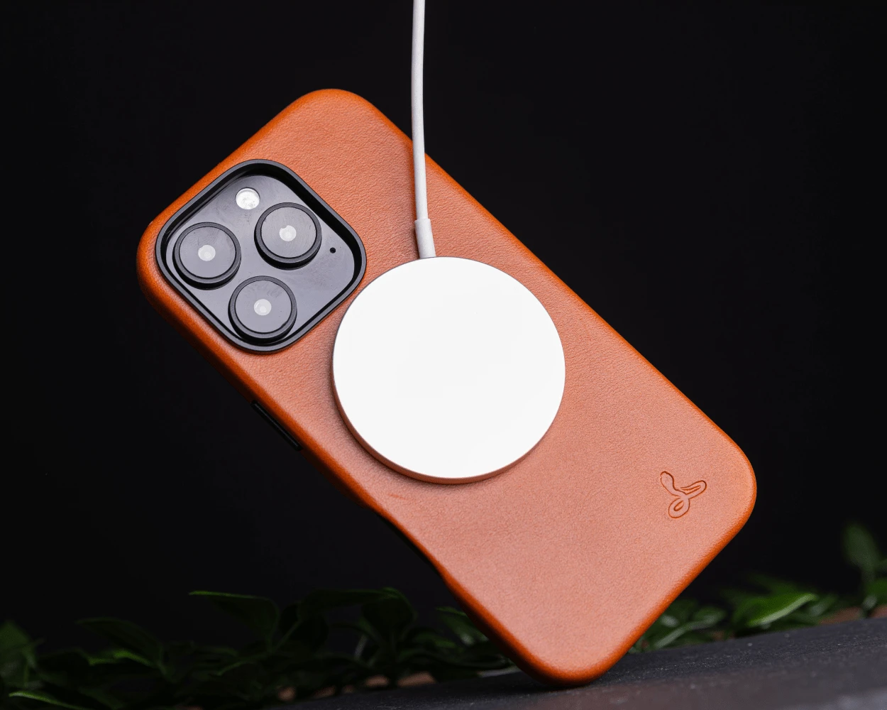 Apple IPhone 16 Pro - Metro Leather Bumper Phone Case 3 Apple IPhone 16 Pro - Metro Leather Bumper Phone Case - Image 3