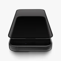 Uniq Optix Privacy -Union Store Optixip15PrivacyScreenProtector 04 Lowres SG 1c28f6d4 533d 4aea 94bc 63c9df5c2280